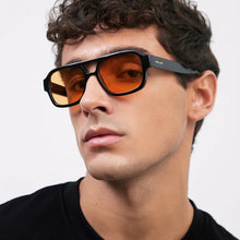 Load image into Gallery viewer, Shipo - Black Orange