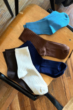 Load image into Gallery viewer, Her Socks: Classic White