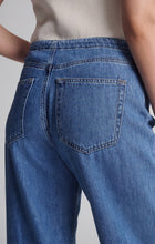Load image into Gallery viewer, Merly Wide Leg Jeans - Mid Well Blue