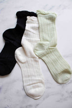 Load image into Gallery viewer, Lace Ruffle Socks: Pastel Green