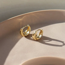 Load image into Gallery viewer, Mia Huggies: Sterling Silver