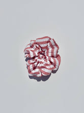 Load image into Gallery viewer, STRIPE BUBBLE SCRUNCHIES: RED BEAN