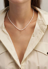 Load image into Gallery viewer, Oval Pearl Necklace