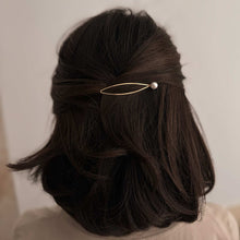 Load image into Gallery viewer, Pearl & Metal Hair Bobby Pins | Set of 4