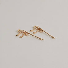 Load image into Gallery viewer, Ribbon Metal Hair Bobby Pins | Gold