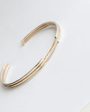 Load image into Gallery viewer, Equator Cuff