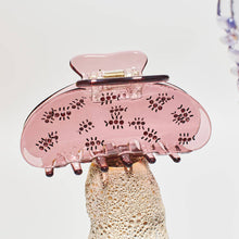 Load image into Gallery viewer, Fire Ant Hair Claw