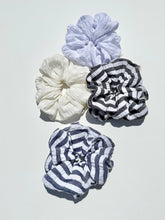 Load image into Gallery viewer, STRIPE BUBBLE SCRUNCHIES: WHITE