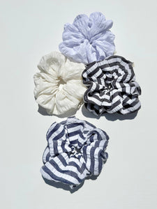 STRIPE BUBBLE SCRUNCHIES: WHITE