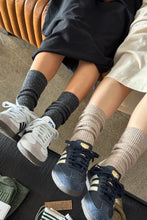 Load image into Gallery viewer, Snow Socks: Tan