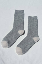 Load image into Gallery viewer, Wool Waffled Socks: Stone / Cream