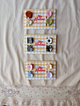 Load image into Gallery viewer, Button Mini Claw Set: Pastel