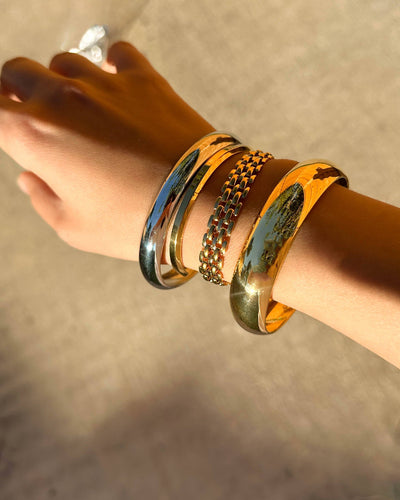 Enza Small Bangle: Gold