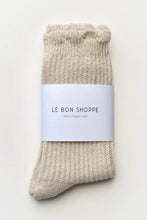 Load image into Gallery viewer, Linen Scallop Socks: Naturel
