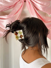 Load image into Gallery viewer, Ribbon Quilt Claw: Large