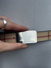 Load image into Gallery viewer, BURBERRY Vintage Nova Check Belt