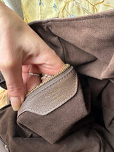Load image into Gallery viewer, LOUIS VUITTON 00&#39;s Mahina L Hobo Taupe