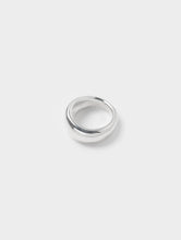 Load image into Gallery viewer, Forma Ring in Sterling Silver
