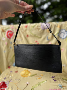 LOUIS VUITTON VTG Pochette Accessoires Black Epi Leather