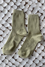 Load image into Gallery viewer, Her Socks: Avocado