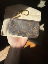 Load image into Gallery viewer, LOUIS VUITTON Monogram Pochette Clés