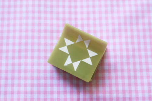 Matcha Quilt Claw: XS