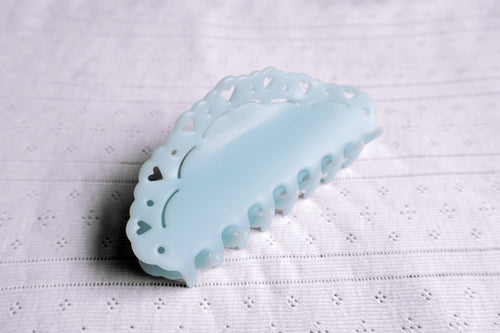 Lace Claw: Light Blue