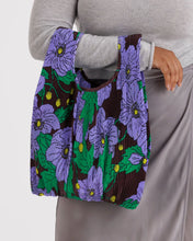 Load image into Gallery viewer, Pleated Baggu - Maroon Poppy