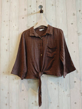 Load image into Gallery viewer, Tie-front Linen Button-down: Brown