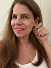 Load image into Gallery viewer, Daisy Earrings