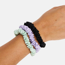 Load image into Gallery viewer, Silk Scrunchies in Skinny Winnie