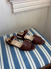 Load image into Gallery viewer, VTG Cognac Leather Ferragamo Sandal [7]