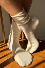 Load image into Gallery viewer, Breezy Sneaker Socks: Naturel