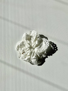 LACE SCRUNCHIES: CLOUD