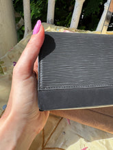 Load image into Gallery viewer, LOUIS VUITTON Vintage Black Epi Honfleur Bag