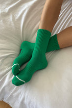Load image into Gallery viewer, Hugger Socks: Kelly/Black