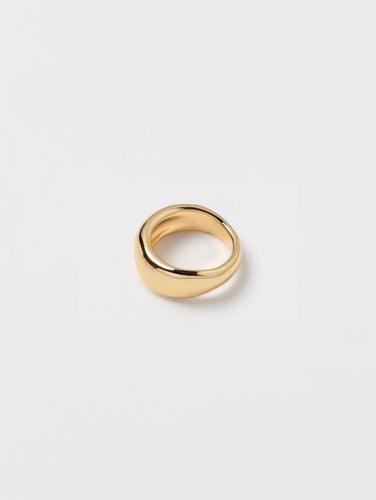 Forma Ring in Gold