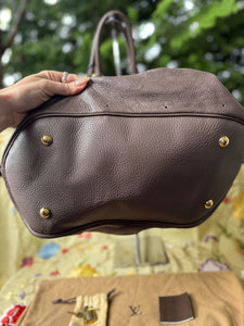 LOUIS VUITTON 00's Mahina L Hobo Taupe