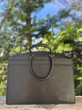 Load image into Gallery viewer, LOUIS VUITTON Epi Riviera Bag Black