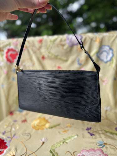 LOUIS VUITTON VTG Pochette Accessoires Black Epi Leather