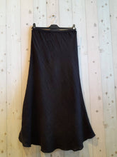 Load image into Gallery viewer, Bias-cut Linen Skirt: Black