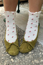 Load image into Gallery viewer, Petal Ruffled Hugger Crew Socks: Cream Petal
