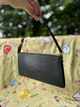 Load image into Gallery viewer, LOUIS VUITTON VTG Pochette Accessoires Black Epi Leather