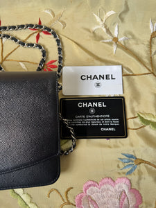 CHANEL 00's Chanel Pochette Caviar Wallet on Chain
