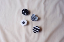 Load image into Gallery viewer, Button Mini Claw Set: Pastel