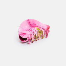 Load image into Gallery viewer, Suki Claw in Lily