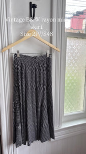 VTG B&W Rayon Midi Skirt [2 P]