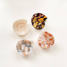 Load image into Gallery viewer, Round Swirly Seashell Claw Clip: Assorted