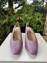 Load image into Gallery viewer, NEW Lilac Leather Slingback Pumps [8]