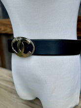 Load image into Gallery viewer, CHANEL 00&#39;s Black Calfskin Sliver CC Buckle Belt (95/38)